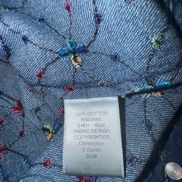 Vintage Floral embroidered Denim Jacket or button up over shirt. Oversized - Picture 5 of 9